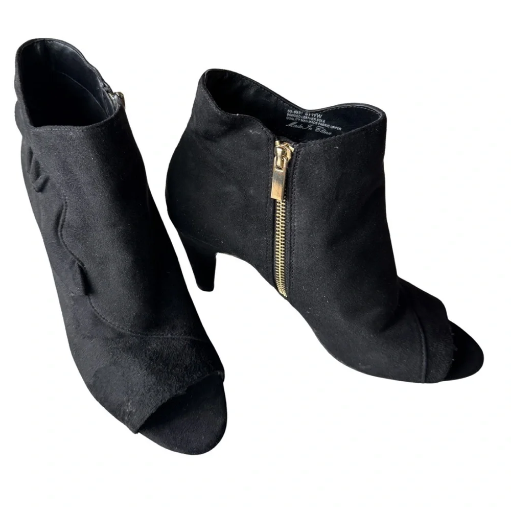 Bella Vita Black “Suede” Peep Toe Booties Side Zip Ruffle 8.5W Bella Vita NWOB